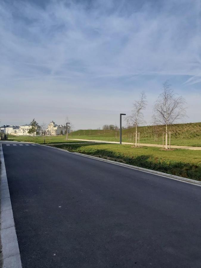 3 Room Flat In Parklane - 1,5Km Disney Серри Экстерьер фото